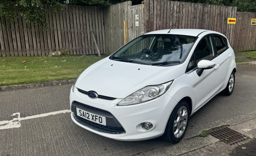 Ford Fiesta White 1.25 Zetec 5 Door