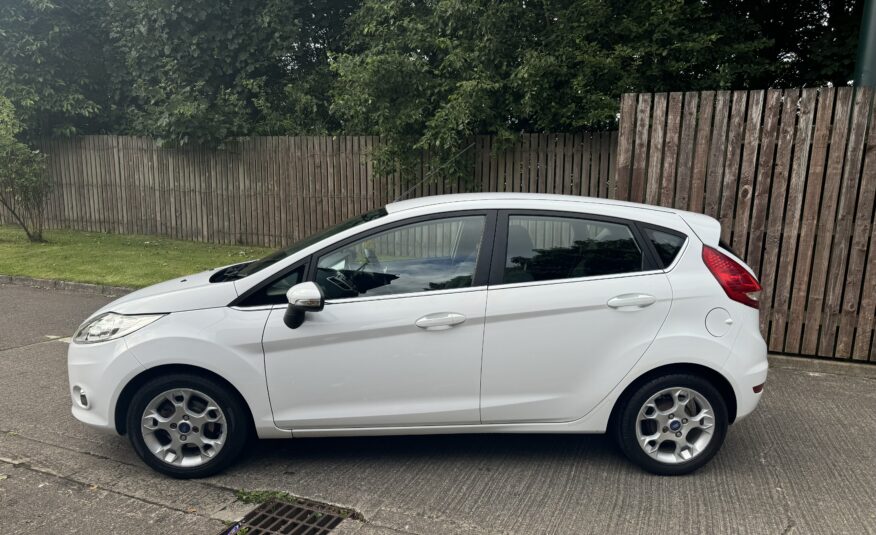 Ford Fiesta White 1.25 Zetec 5 Door