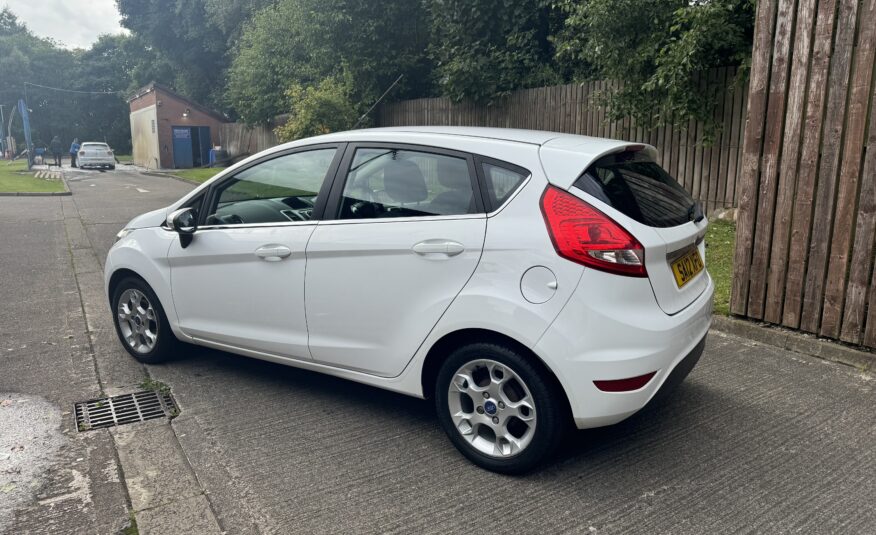 Ford Fiesta White 1.25 Zetec 5 Door