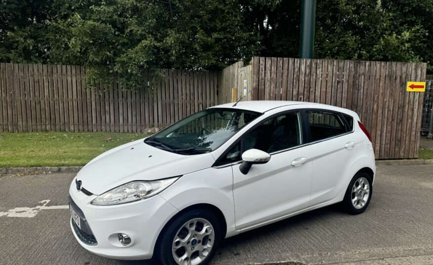 Ford Fiesta White 1.25 Zetec 5 Door