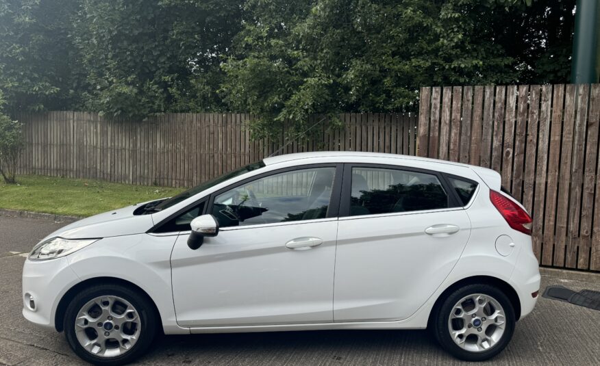 Ford Fiesta White 1.25 Zetec 5 Door