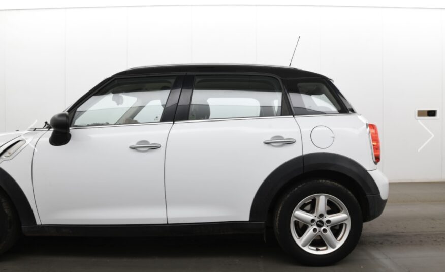 White Mini Countryman Pepper pack