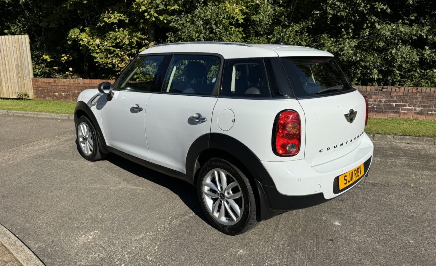 White Mini One Countryman