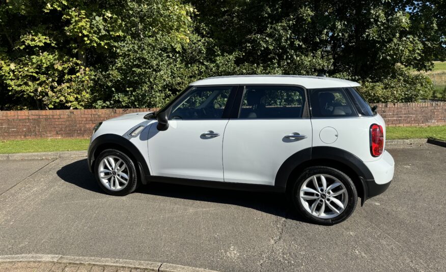 White Mini One Countryman