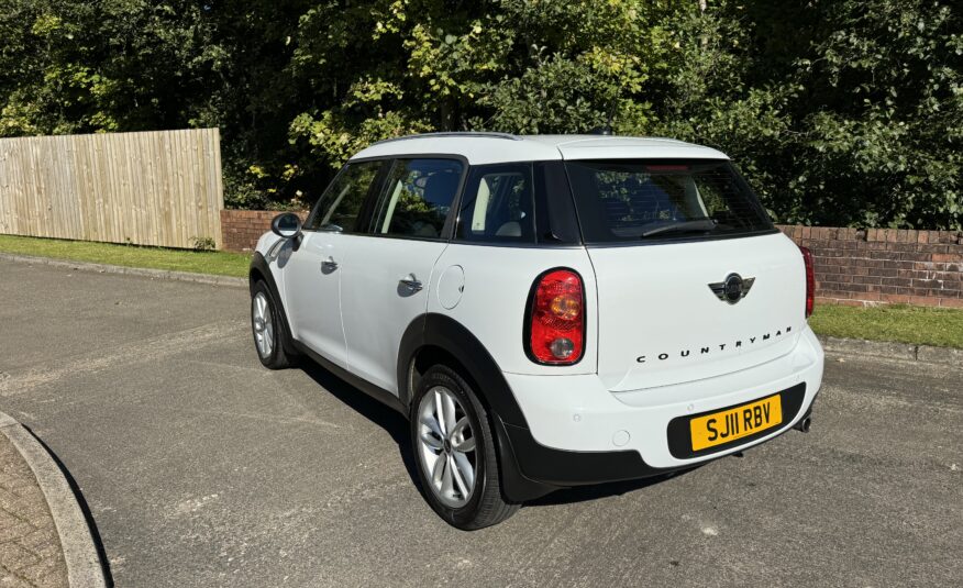 White Mini One Countryman