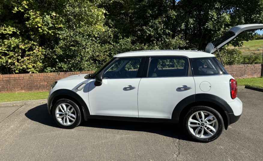 White Mini One Countryman