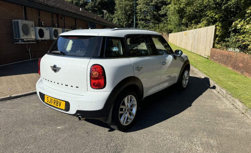 White Mini One Countryman