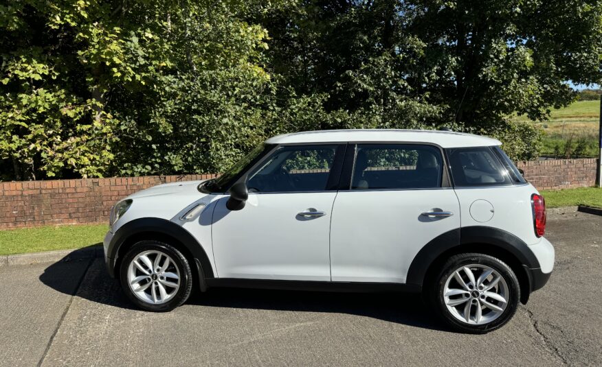 White Mini One Countryman