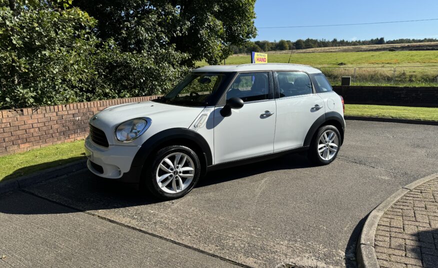 White Mini One Countryman