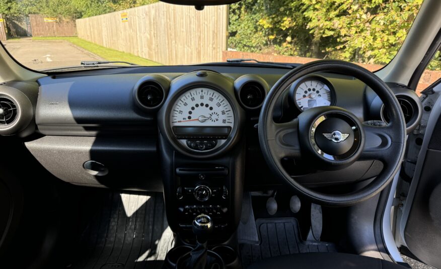 White Mini One Countryman