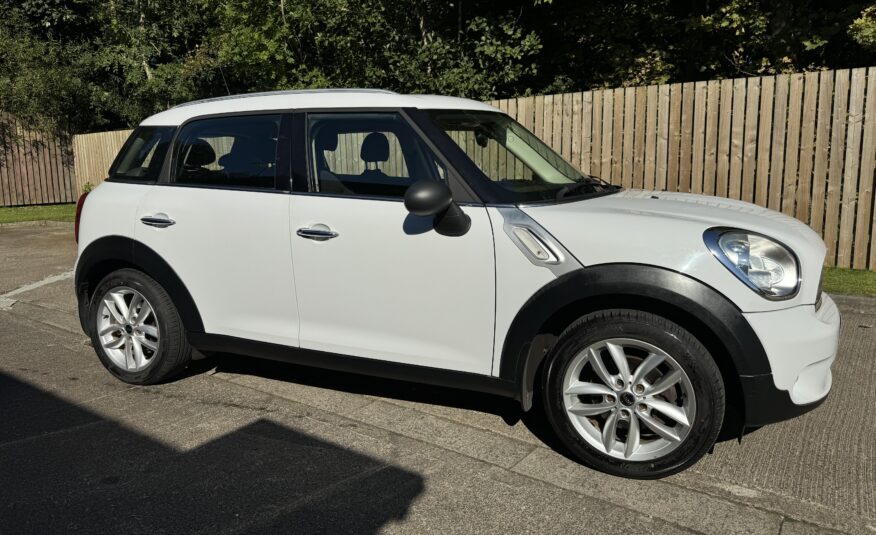 White Mini One Countryman