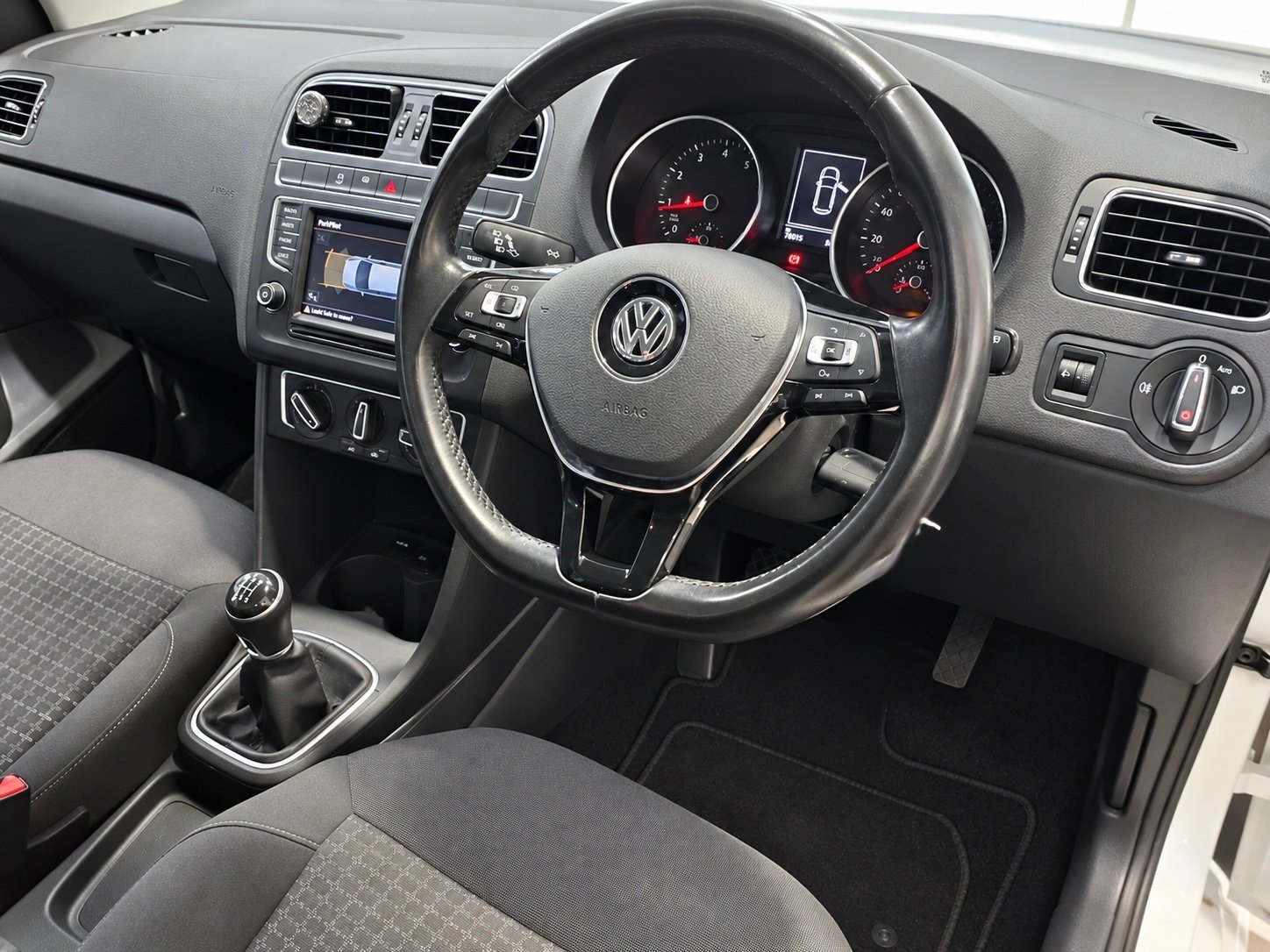 VW Polo 1.0 SE 5 door